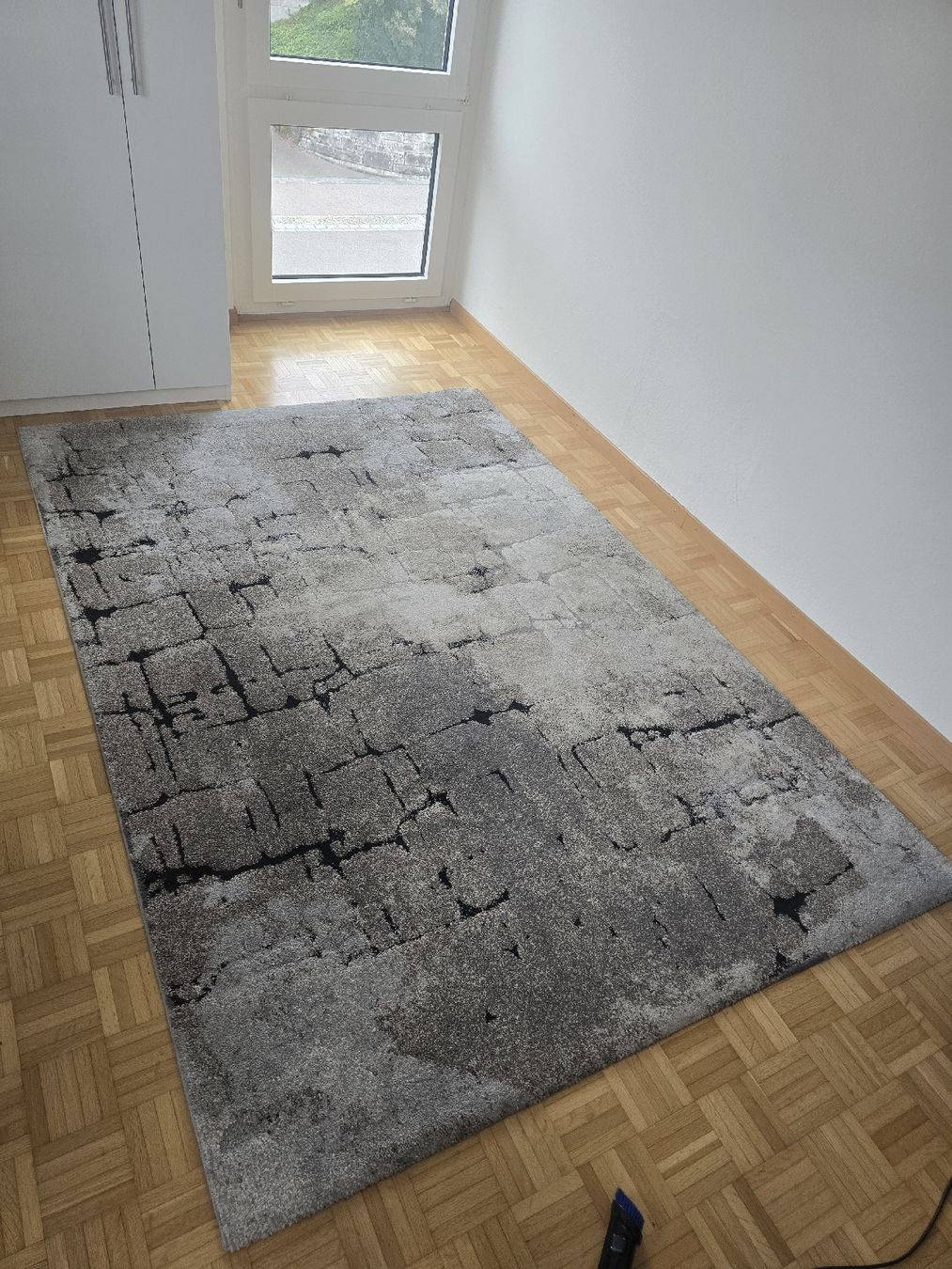 Tapis: Teppich 160x230cm, Grau mit Struktur – D'occasion à Zollikon par C.fromParis