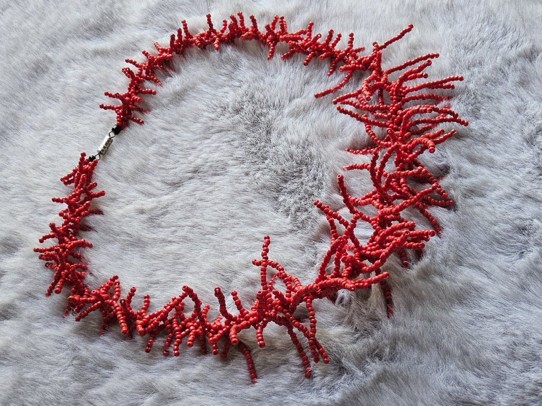 Catenine: Vintage fancy rotes Perlchen Halskette Collier – Usato da Zürich venduto da Aleick 3