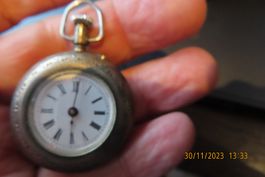 Damen Taschenuhr in Silber, läuft, Ø 34 mm