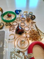 Modeschmuck Konvolut Ketten Ringe Armbänder gemischt