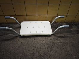 Badhocker Haltegriffe weiss Metall guter Zustand