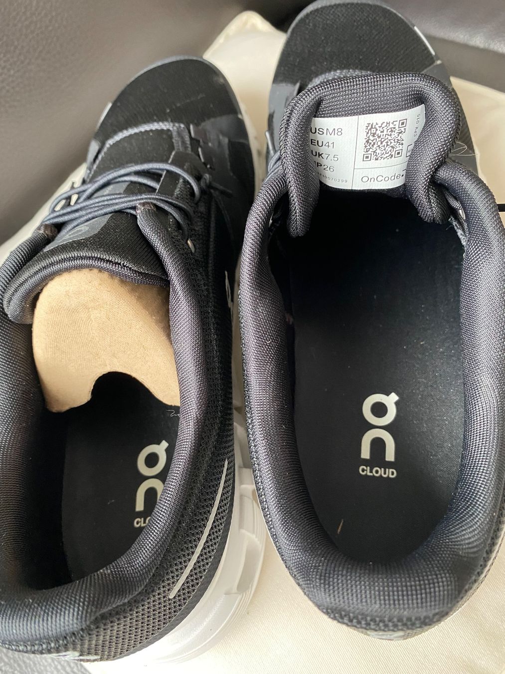 On Scarpe da uomo: On Cloud 6 M Black mit weisser Sohle – Nuovo (secondo la descrizione) da Chur venduto da aus_5ncl 3