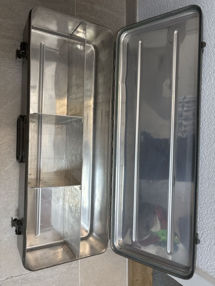 Kit di pronto soccorso: Schweizer Armee Erste Hilfe Alubox – Usato da Engelburg venduto da scarr 1