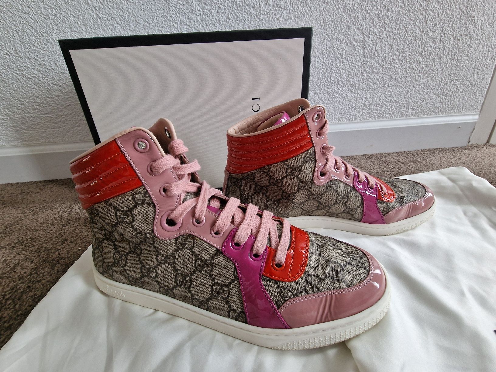 Gucci Chaussures femmes: Gucci Canvas Sneaker Gr. 39 – D'occasion à Herrenhof par wolke__7 1