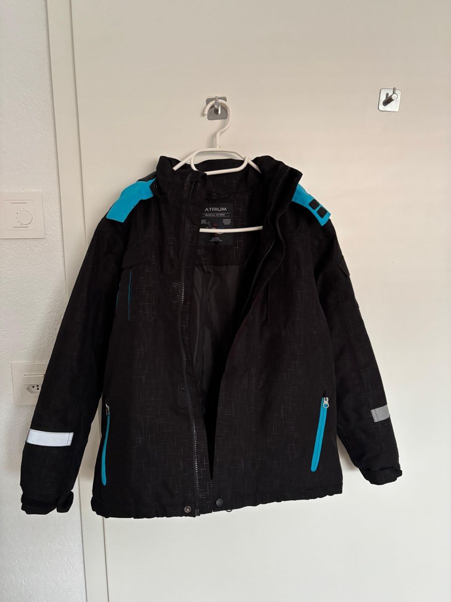 Giacche: Atrium Winter Jacket, Black with Blue Accents, Size 152 – Usato da Marin-Epagnier venduto da Kty_1907 6