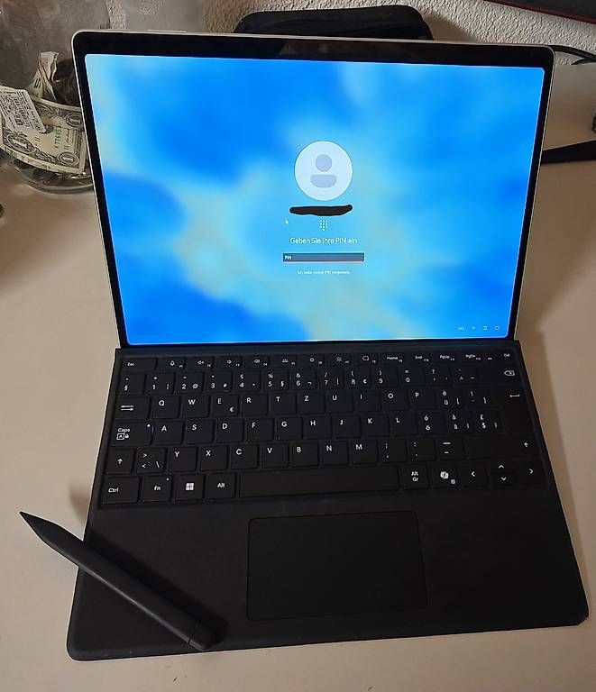 PCs: Microsoft Surface 11th Edition inkl. Tastatur - VB – Gebraucht aus Buttikon SZ von monoloco