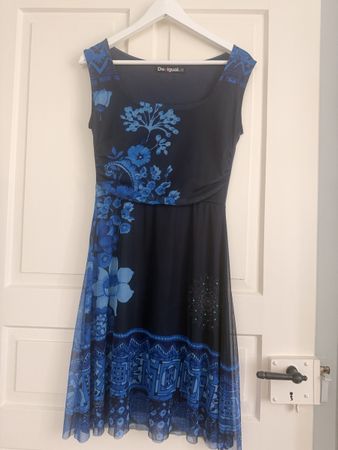 Desigual Kleid dunkelblau Grösse M Blumenmuster guter Zustan