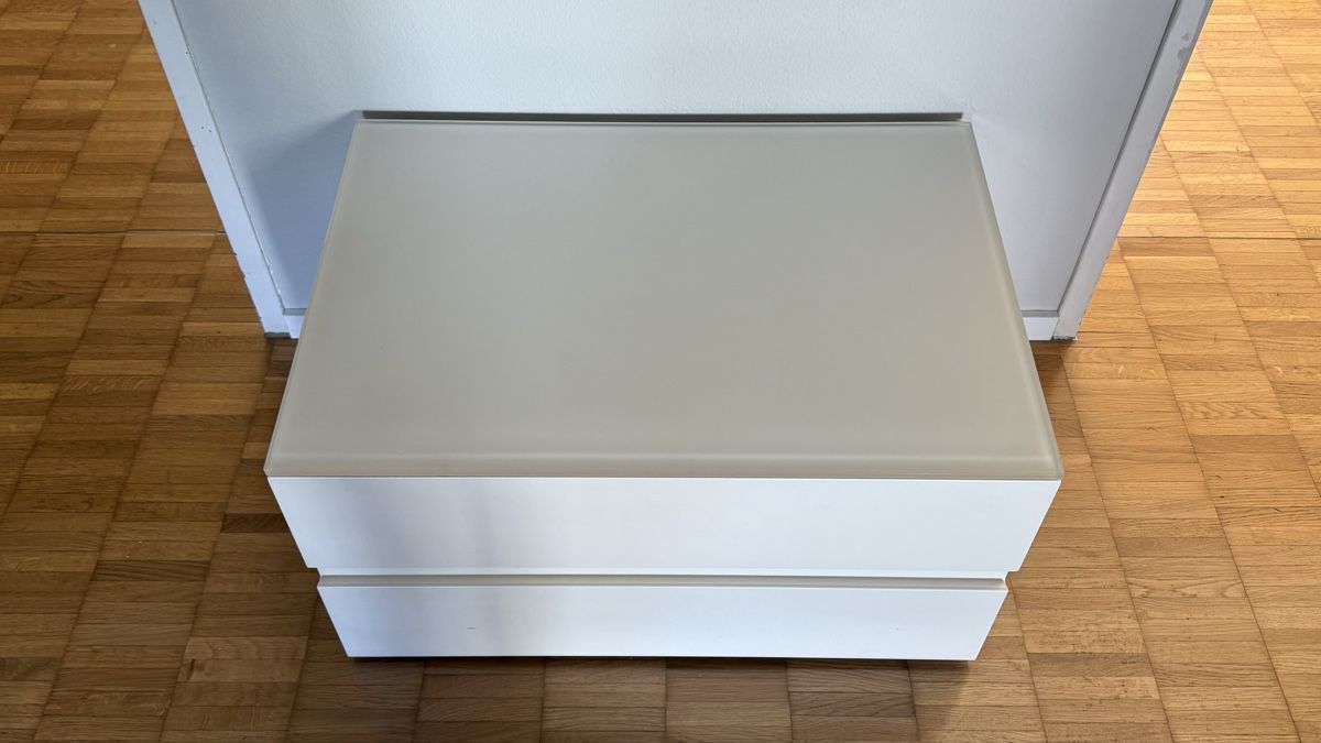 Pfister Nachttische: Nachtkommode weiss 2 Schubladen – Gebraucht aus Zürich von Markdesor 2
