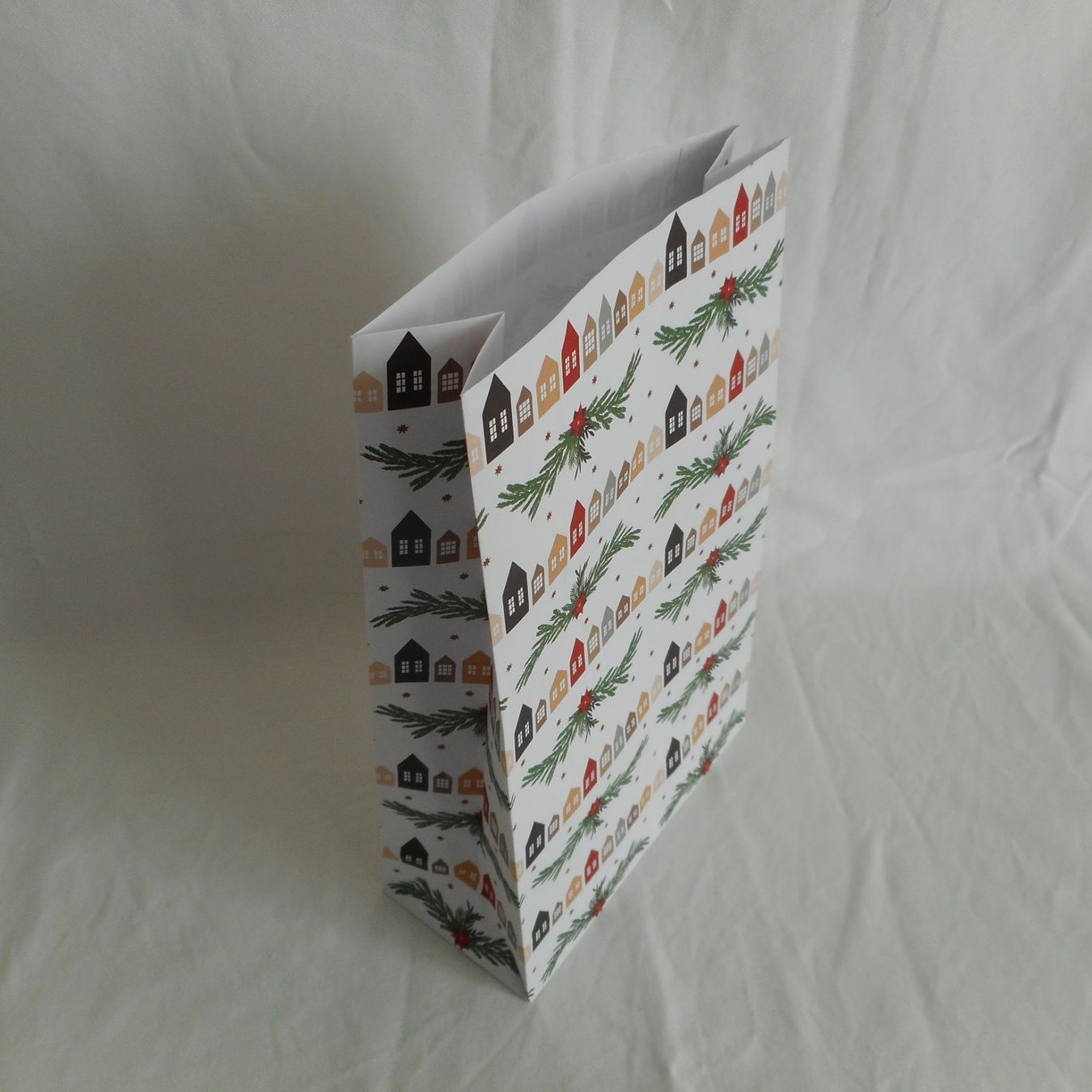 Tutte le decorazioni: 5er Set Weihnachts-Papiertüten Kleine Häuser – Nuovo (secondo la descrizione) da Niederlenz venduto da Berghem 1