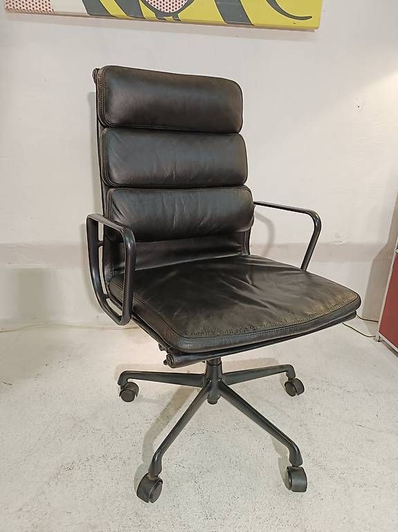 Vitra Chaises: Vitra Eames Aluchair softpad leder schwarz – D'occasion à Zürich par style-and-design.zh 2