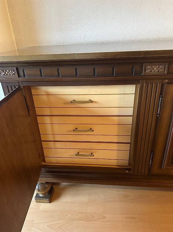 Cassettiere: antike schöne Kommode aus Nussbaum – Usato da Bern venduto da BrischitteBern 2