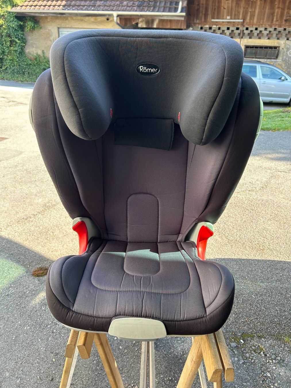 Britax Römer Seggiolini per auto: Kindersitz Römer mit Isofix – Usato da Dietwil venduto da Schrauber1980