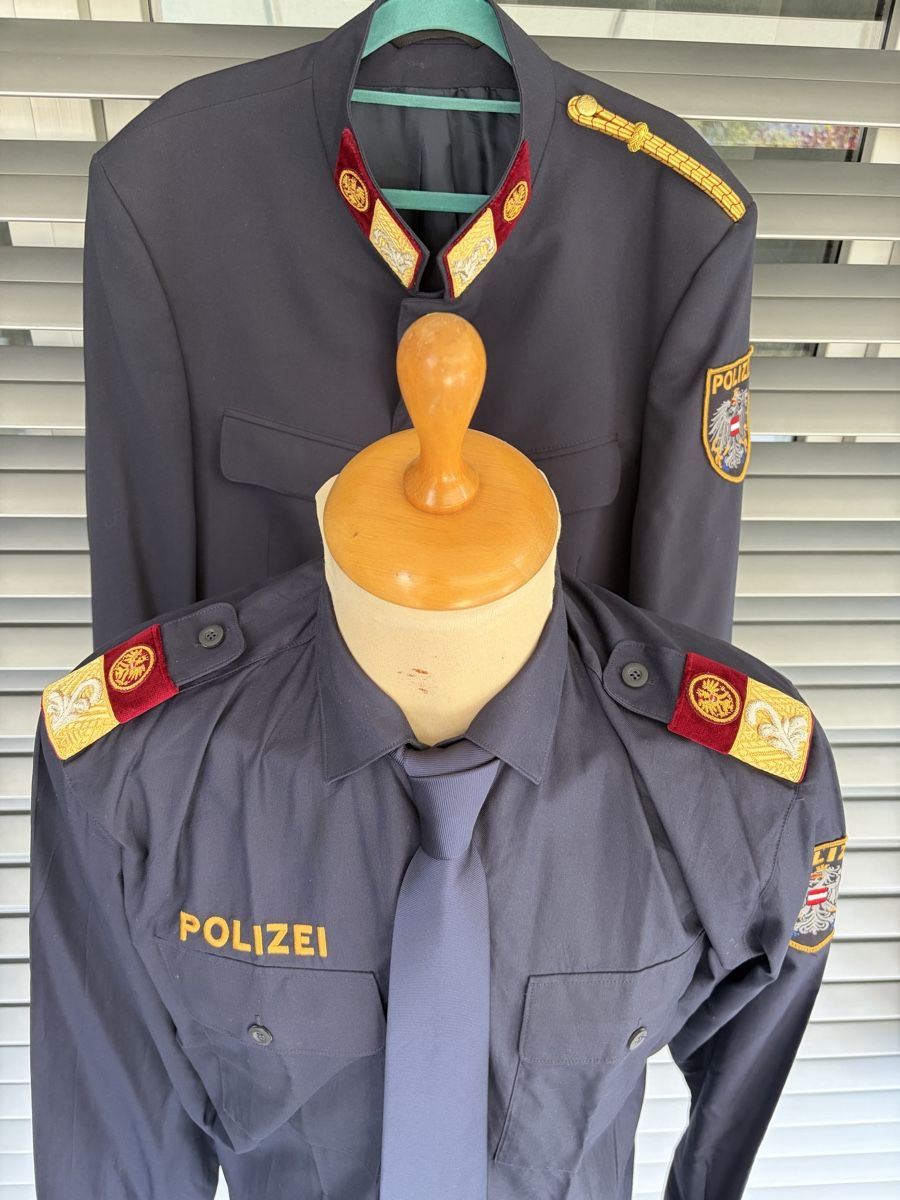Uniformi: Österreich Rechtskundiger Polizei Direktor Stellvertre – Nuovo (secondo la descrizione) da Biel/ Bienne venduto da fusion54