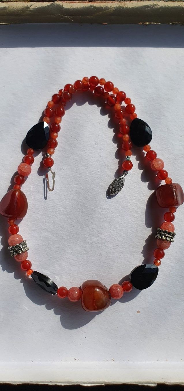 Ketten: Einzigartig Kette. Karneol, Rot Agate, Onix – Neu (gemäss Beschreibung) aus Benglen von Meercat3