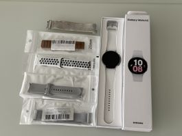 Samsung Galaxy Watch 5 with Extra Straps