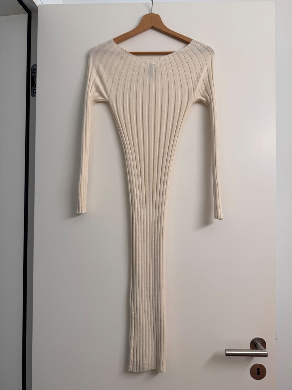 Kleider: Rippstrickkleid Y.A.S cremeweiss Langarm Grösse S – Gebraucht aus Dietikon von dia_bkv5 1