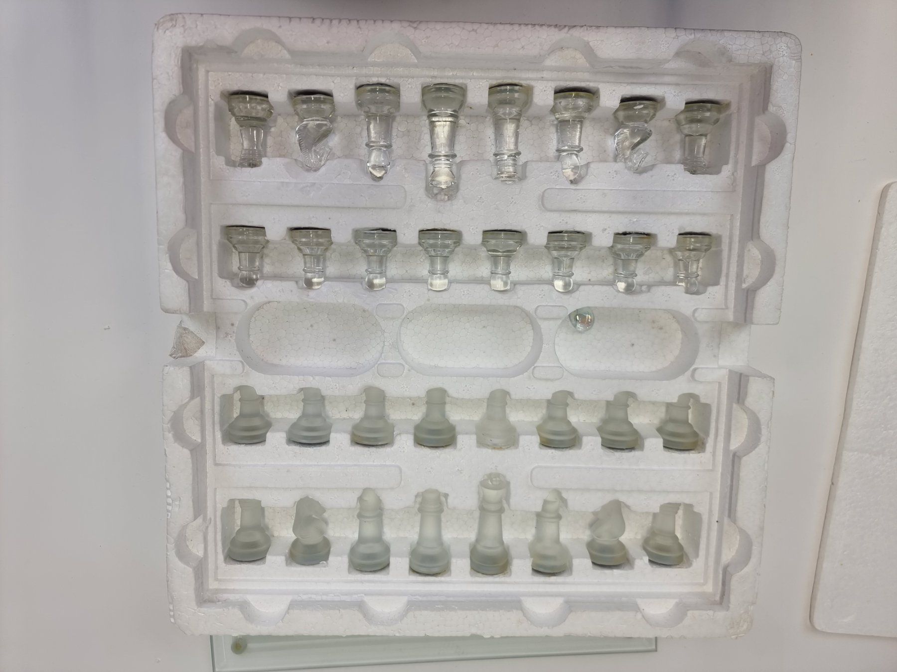 Spiele: Schachset aus Glas – Gebraucht aus Urtenen-Schönbühl von Restwert_Schoenbuehl 2
