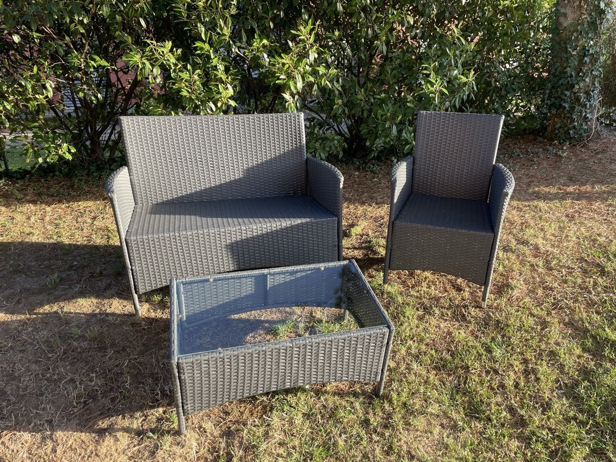 Set di tavolo e panche: Gartenmöbel Lounge – Usato da Lengnau BE venduto da Mili_Maliqi12 3