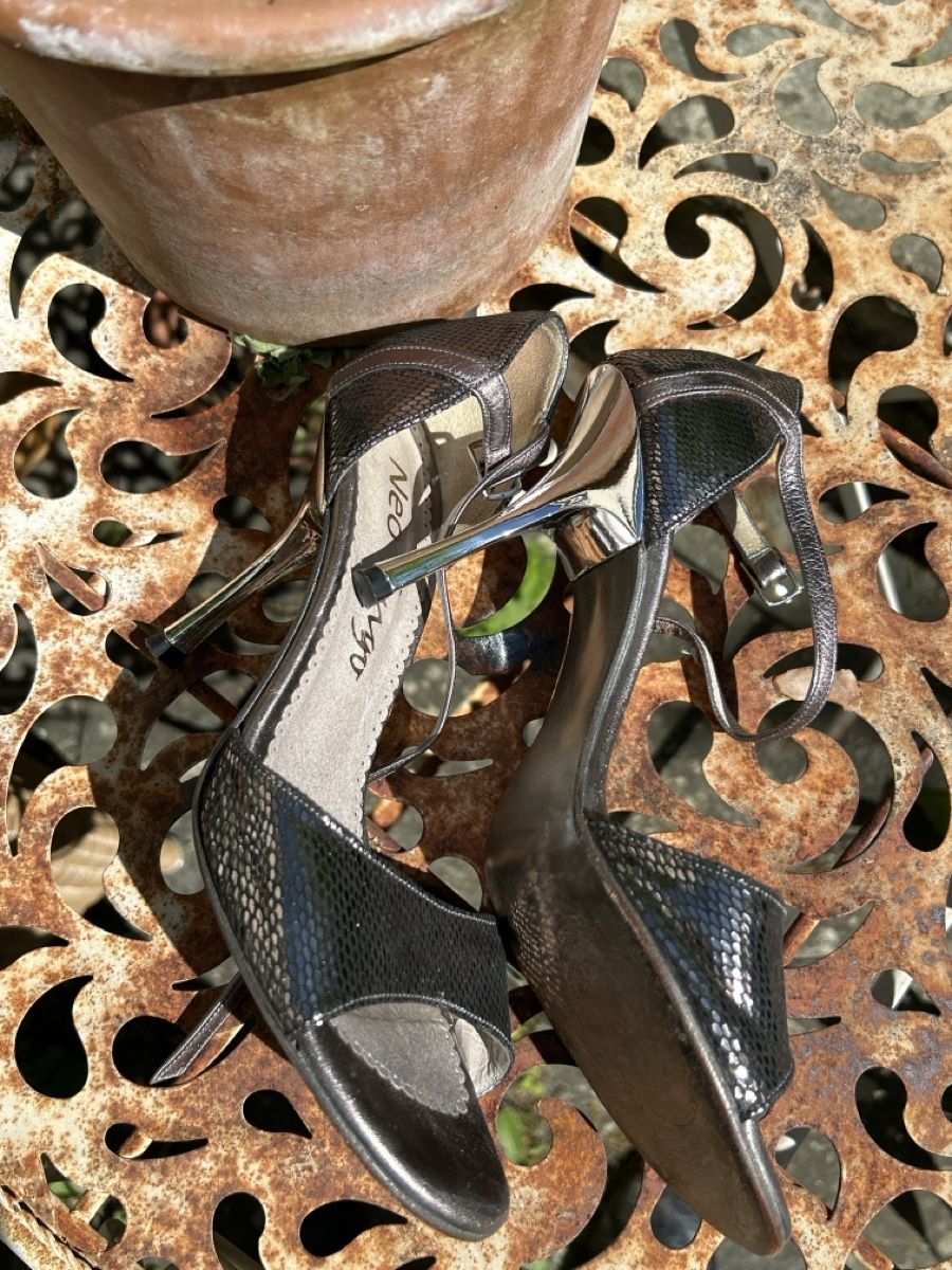 Scarpe da donna: Neo Tango Silver Heels, Size 38, Summer Ready! Stylish – Usato da Bottmingen venduto da LuckyLuke2008 4