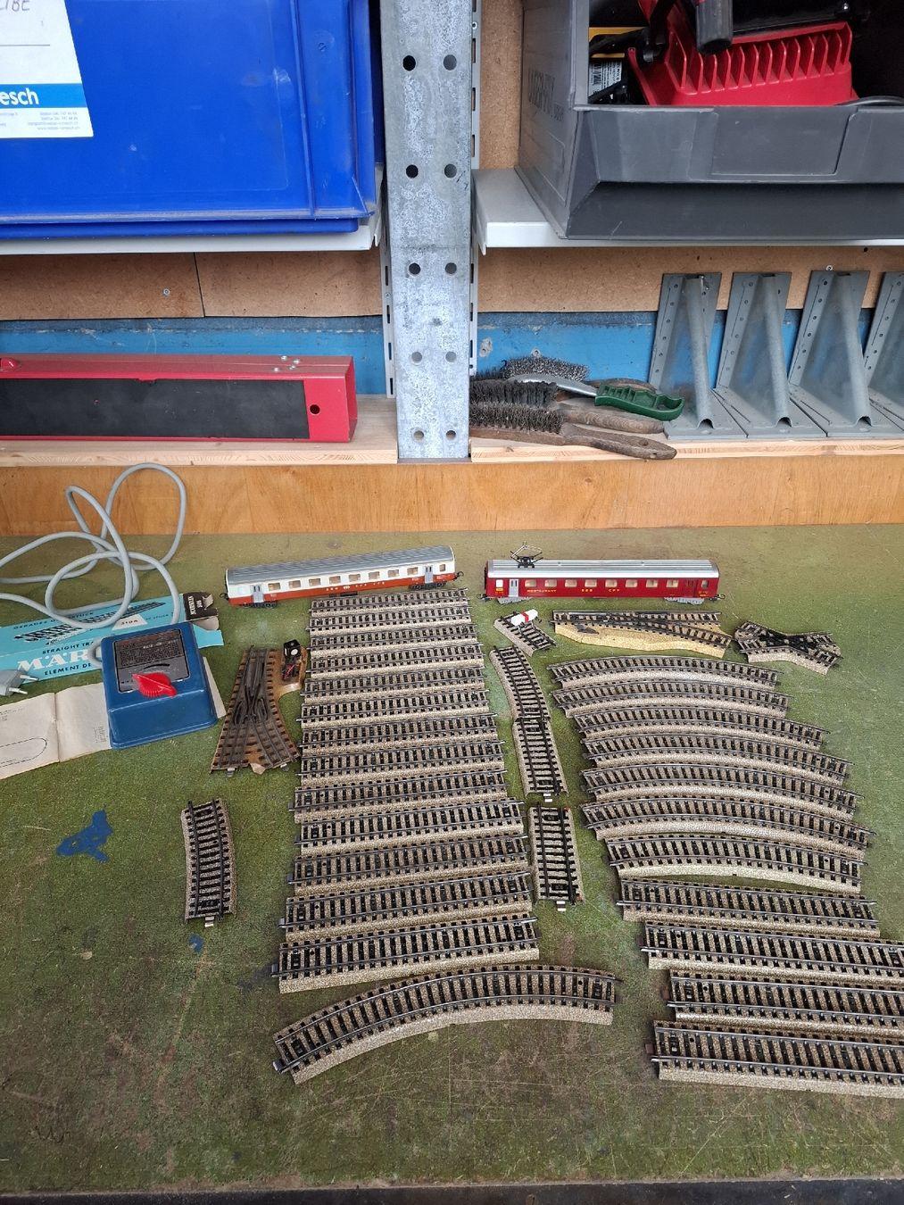 Märklin Modellini di ferrovie: Märklin Schienen – Usato da Udligenswil venduto da Volvo960