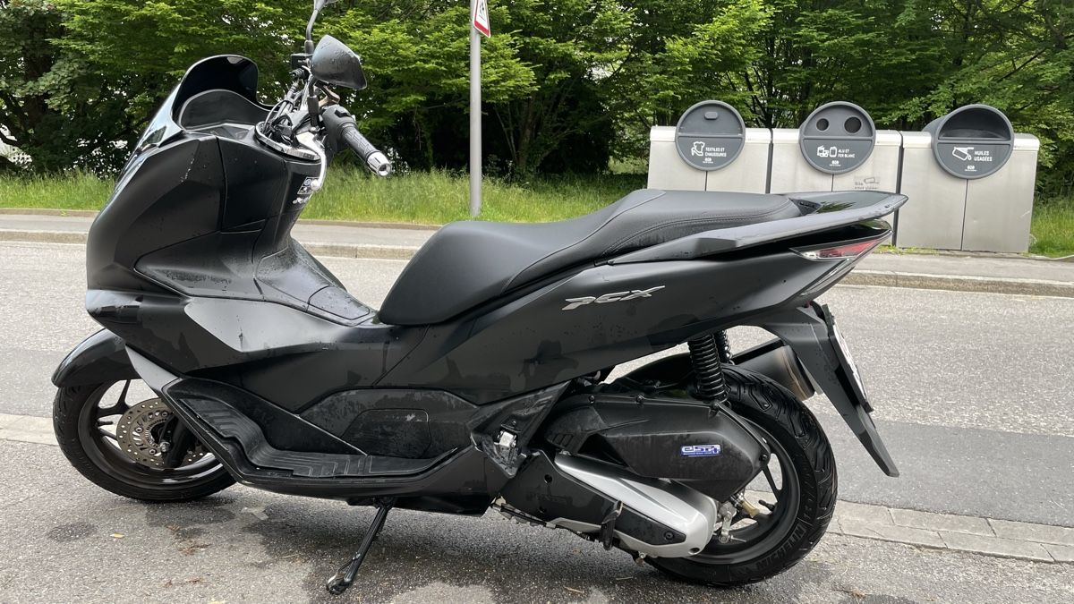 Honda Scooters: PCX Honda Scooter – Gebraucht aus Lausanne von Victor0421 5