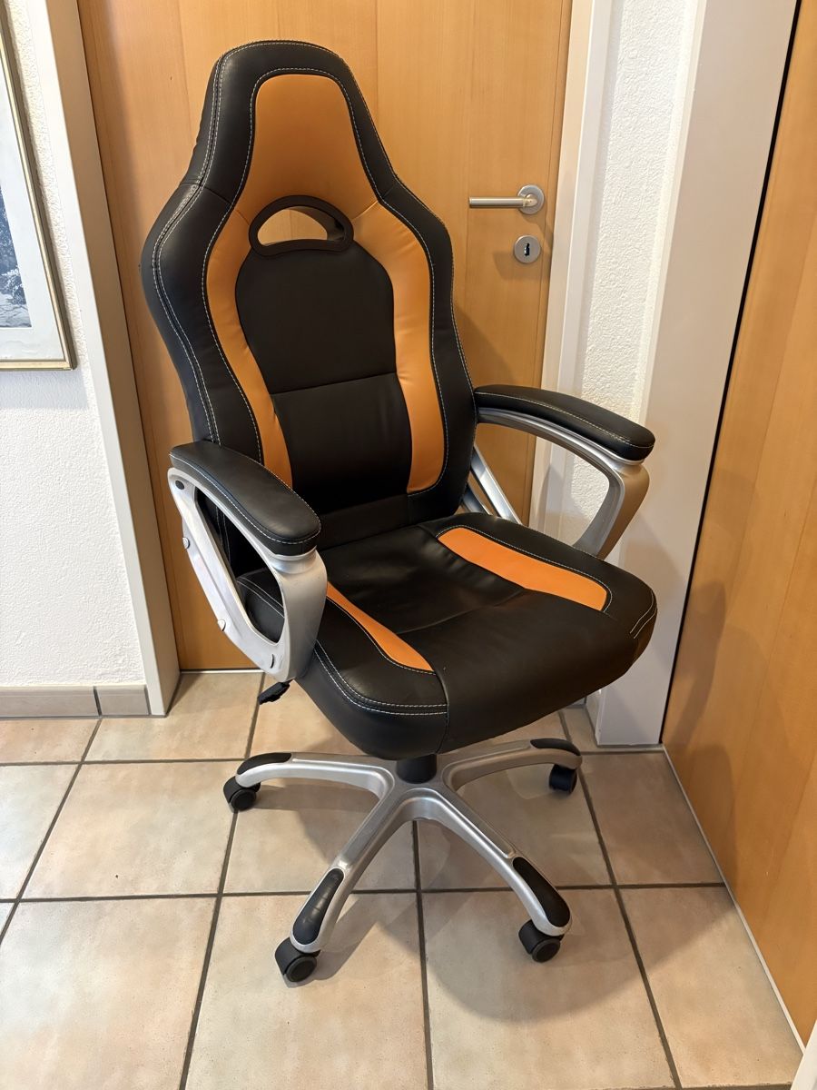 Sedie: Gaming Stuhl Schwarz/Orange – Usato da Zürich venduto da Miljam 1