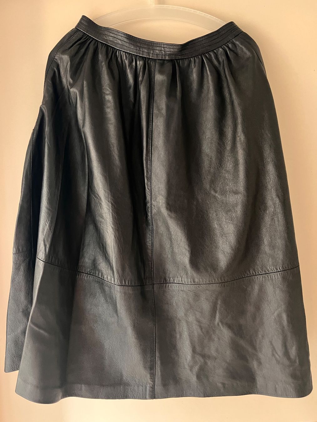 Gonne: Vintage Lederrock Schwarz mit Gürtel – Usato da Zürich venduto da agotka 3