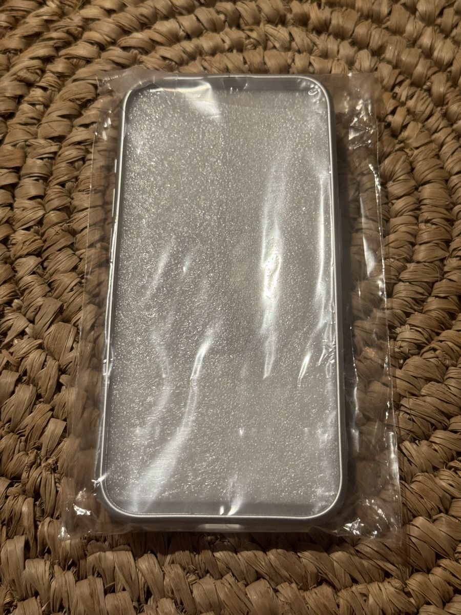 Apple Covers & Schutzfolien: iPhone Hülle 15 Pro – Neu und originalverpackt aus Zürich von NNK28 7