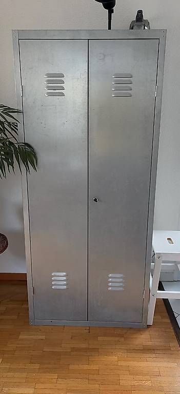 Armadi: Meuble métallique – Usato da Lausanne venduto da edo_27rh