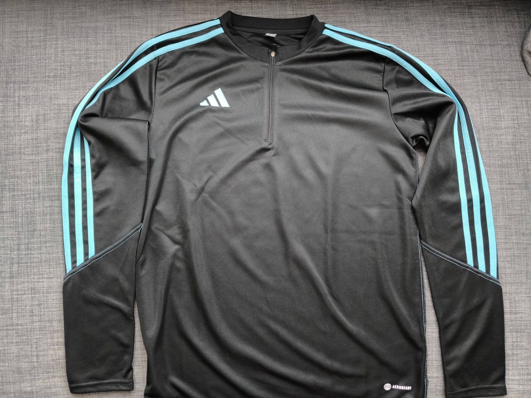 Adidas Canottiere & Pantaloni: Haut Adidas – Usato da Prilly venduto da lec_bb8t