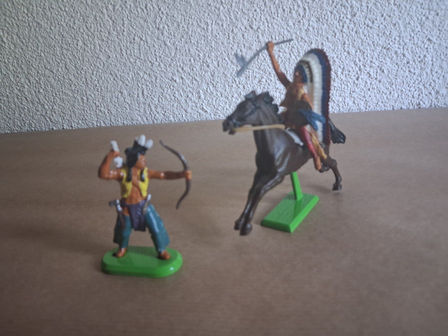 Britains Giocattoli: 4 Britains LTD 1971 Cowboy & Indianer. Ab 1.- – Usato da Hagendorn venduto da siwasi3 4