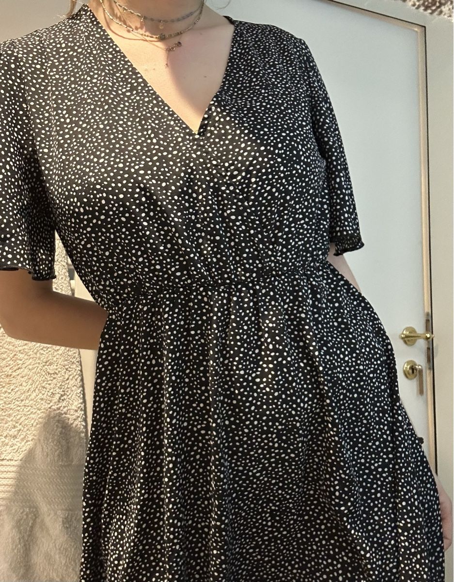 Shein Vestiti: Robe à pois noir et blanche - SHEIN – Nuovo (secondo la descrizione) da Vesenaz venduto da emi_videsonarmoire