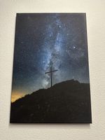 Leinwandbild mit Kreuz und Sternenhimmel