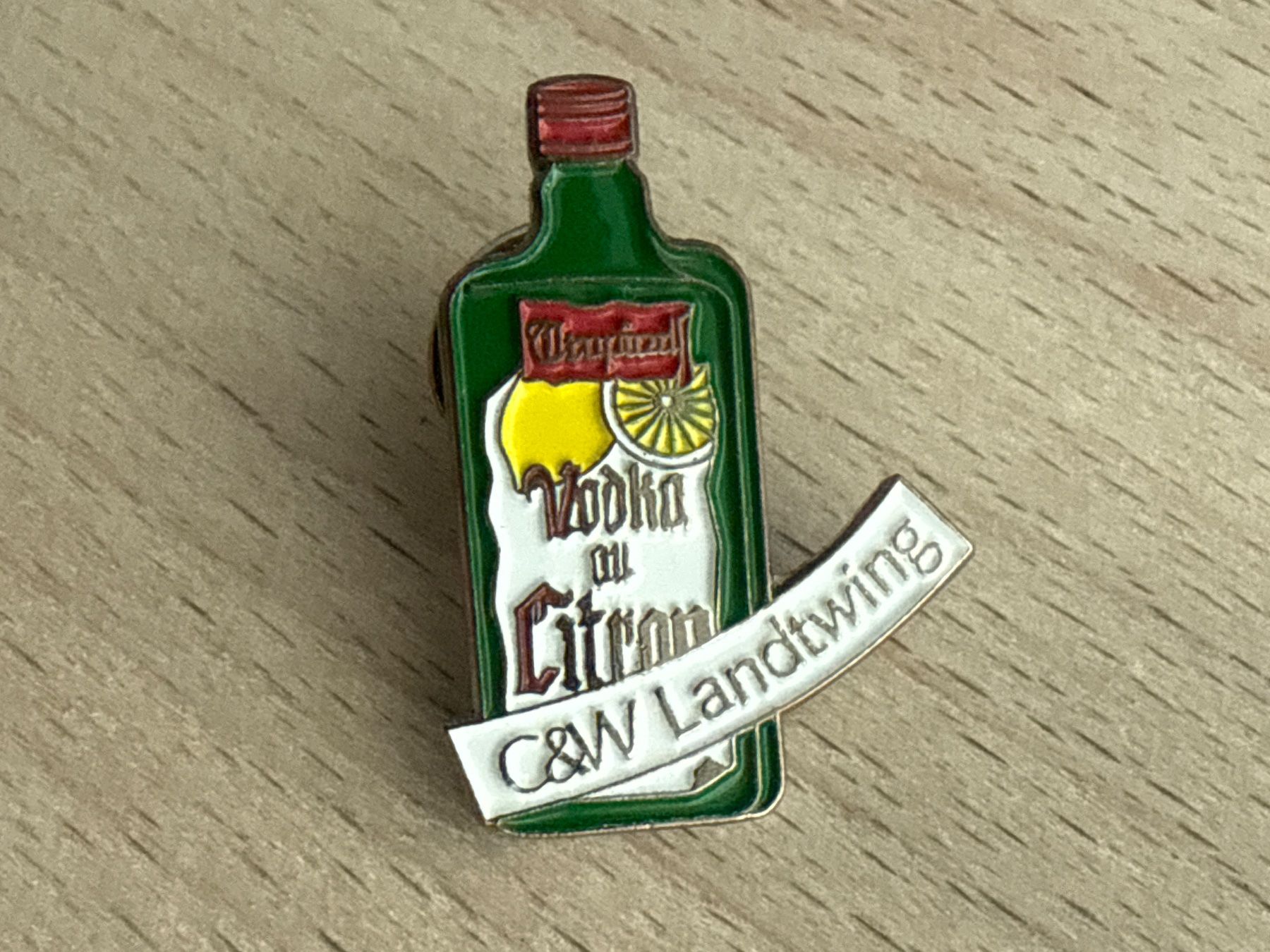 Placchette & Badge: Pin  Vodka Citron C&W Landtwint – Usato da Glattbrugg venduto da Schweigmatt