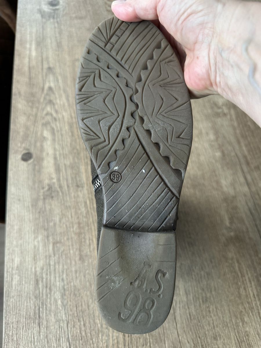 As98 Chaussures femmes: Stiefelette bikerstyle – D'occasion à Tagelswangen par zahnstein1 2