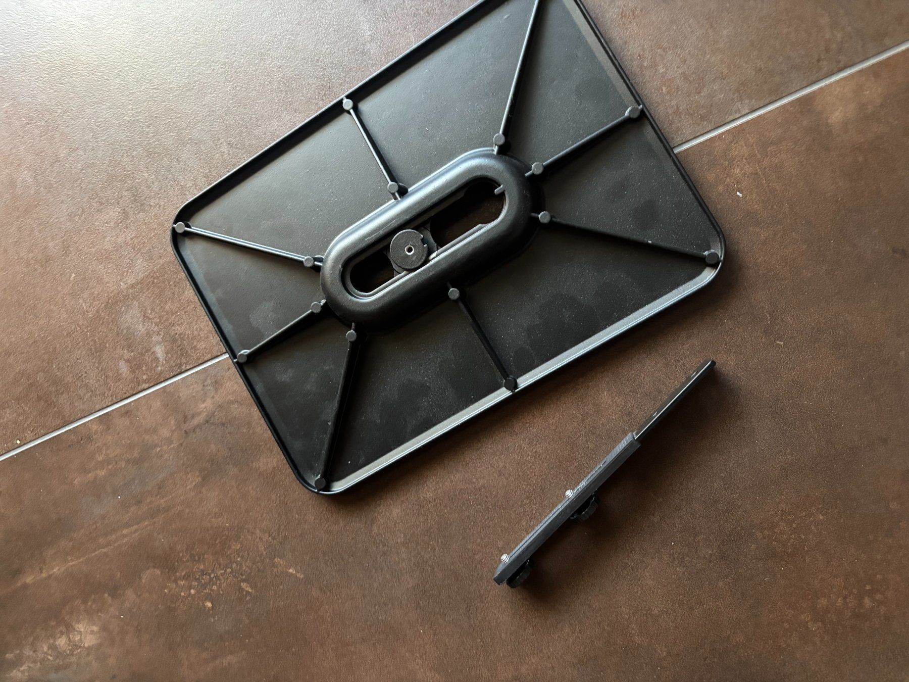 Racks & Ständer: Laptop Ablage – Gebraucht aus Zürich von indianer13 2