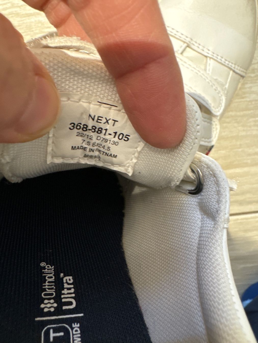 Next Scarpe per ragazzi: Next Turnschuhe weiss Gr 24.5 – Usato da Gelterkinden venduto da Familienferien 6