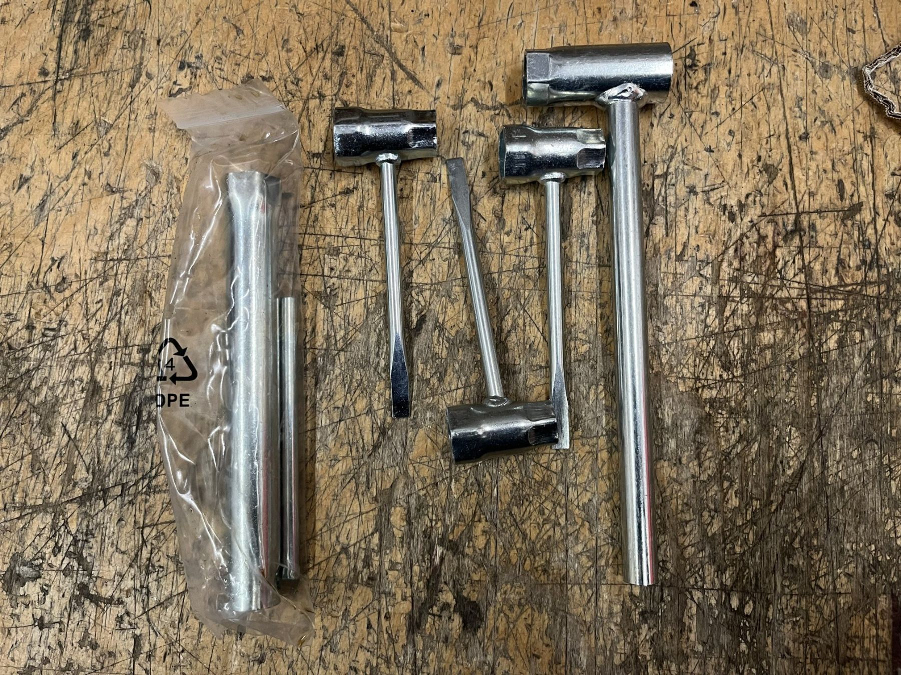 Tutti gli attrezzi: Div. Kerzenschlüssel – Nuovo (secondo la descrizione) da Stüsslingen venduto da Shoebby_tools
