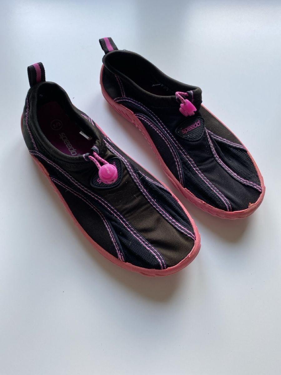 Speedo Scarpe per ragazze: Chaussure d’eau Speedo, taille 2/3 – Usato da Corcelles NE venduto da Hugo_W