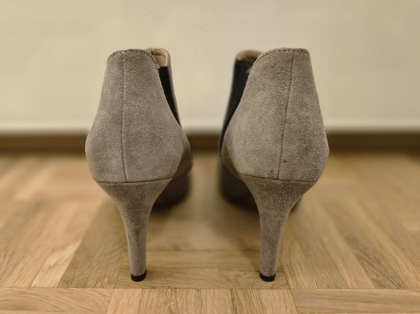 Scarpe da donna: Bottines grises en daim Eram, taille 38 – Nuovo (secondo la descrizione) da Genève venduto da cec_d6pg 1