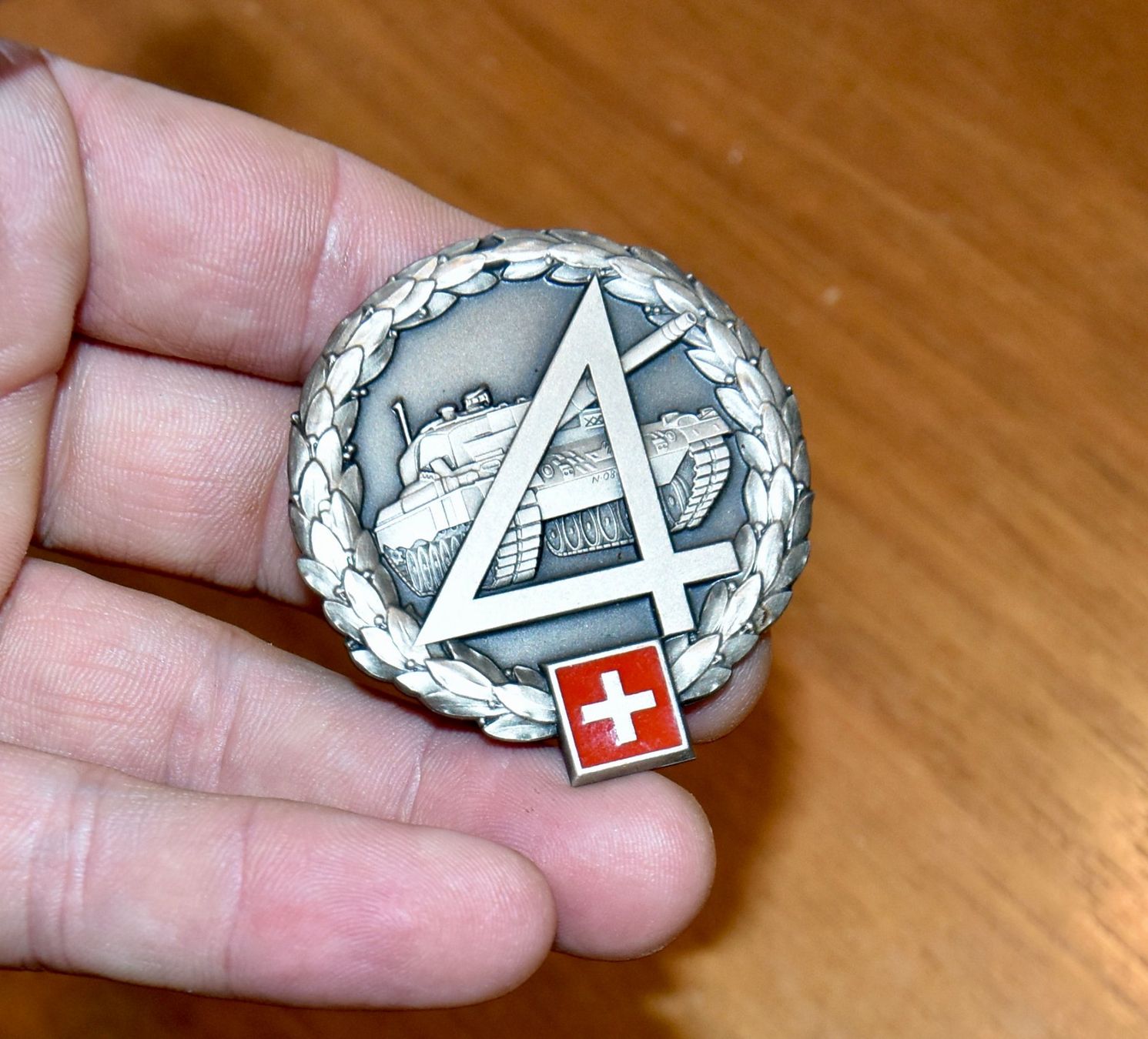 Schweizer Armee Uniformi: Beret Emblem - Mechanisierte Division 4 – Usato da Pfaffhausen venduto da mono_rec
