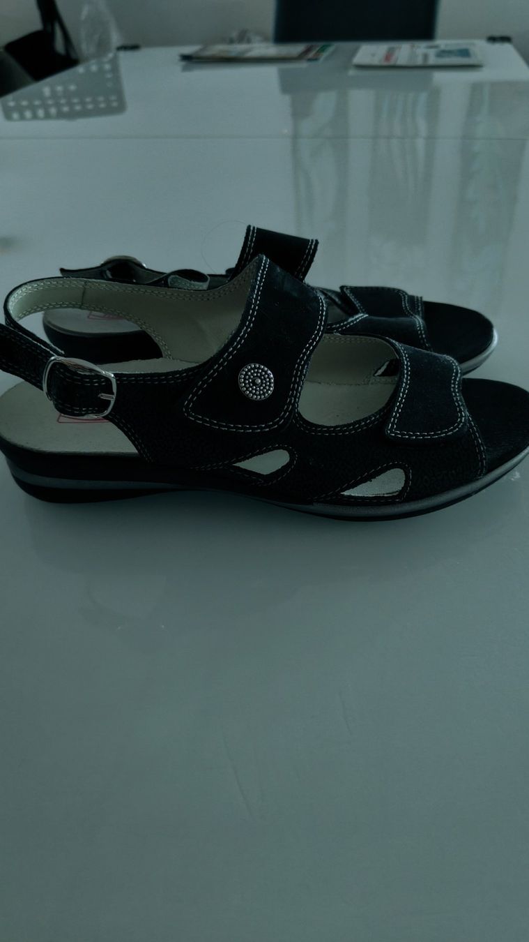 Damenschuhe: Bequeme Schuhe Medicus Gr. 7 – Gebraucht aus Neuendorf von Bauen.123 3