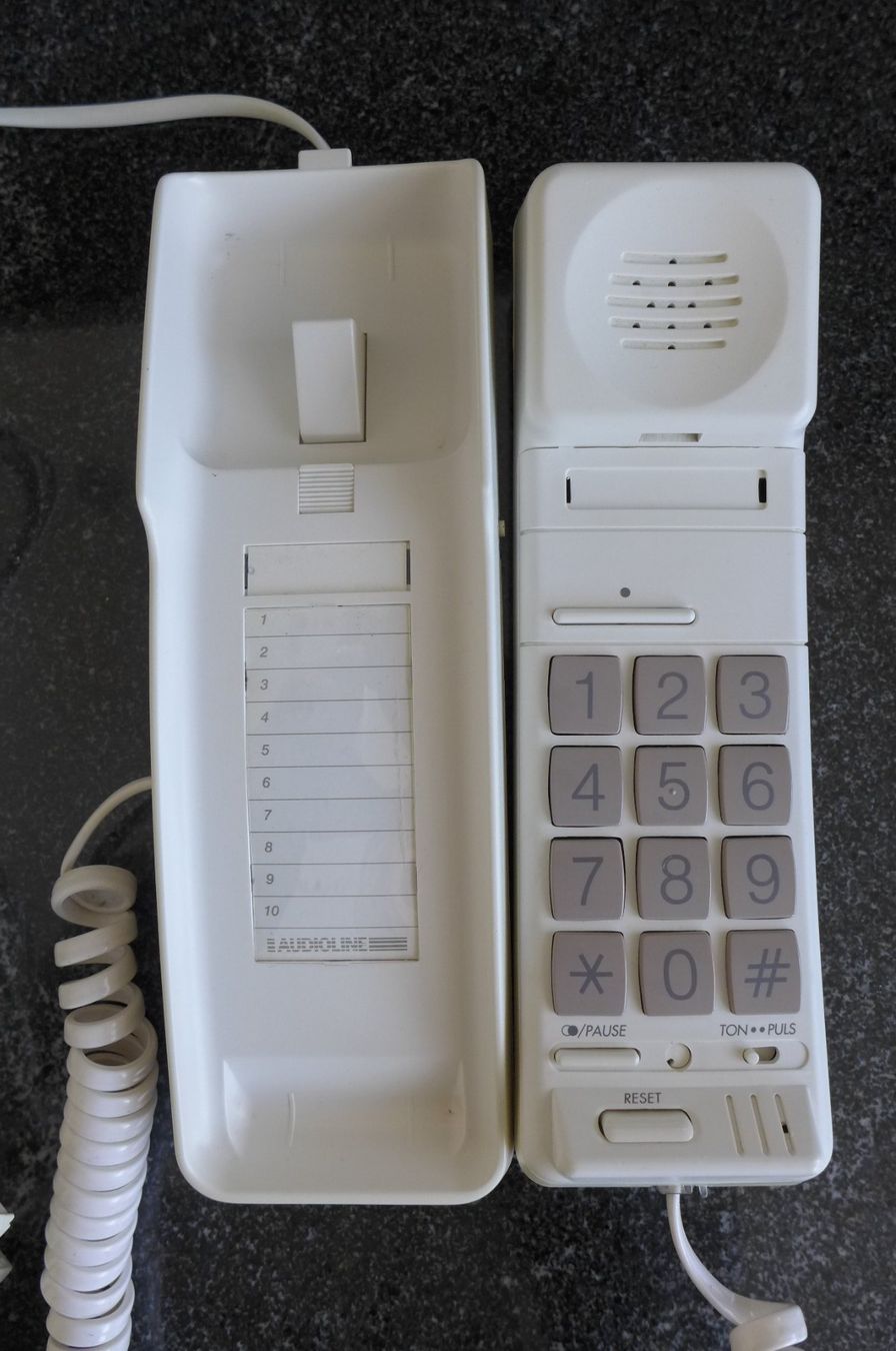 Telefoni: Telefon Audioline – Usato da Gossau SG venduto da jerrycotton62 1