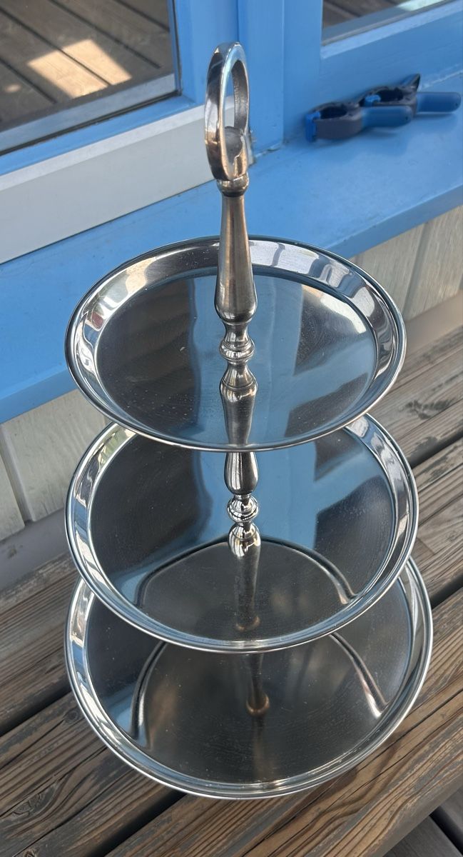 Plateaux: 3-stöckige Etagere – D'occasion à Oberhasli par newyorksydney 3