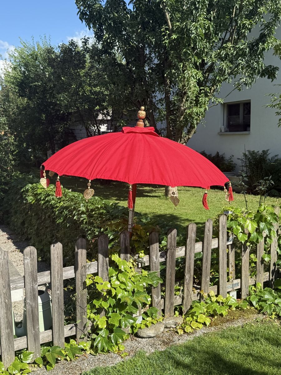 Sonnenschirme: Sonnenschirm von Bali – Gebraucht aus Widnau von Freimmo