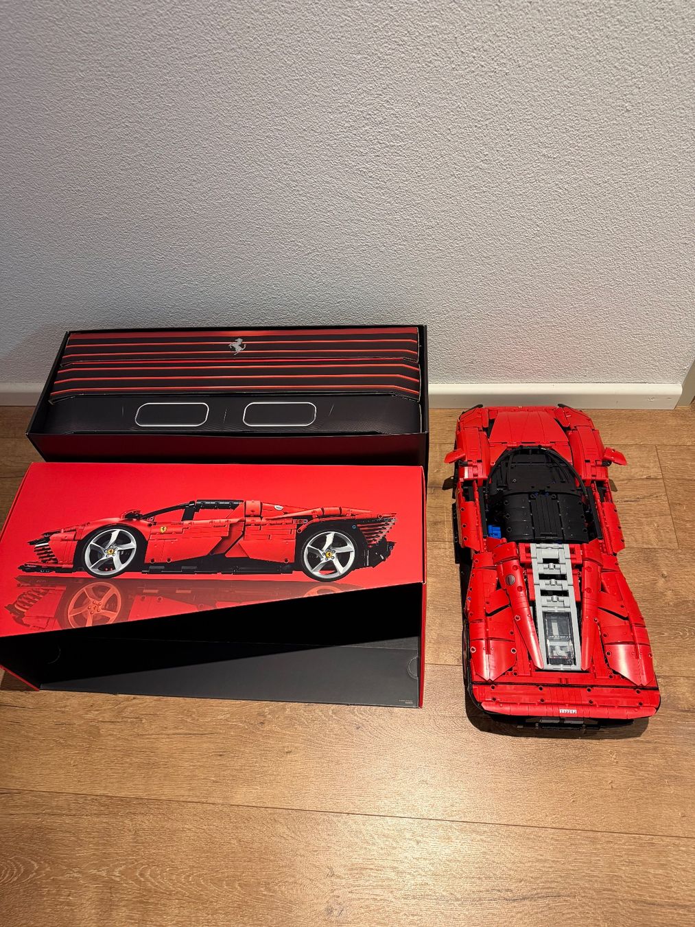 Lego Kit di costruzioni: Lego Technic Ferrari Daytona SP3 – Nuovo (secondo la descrizione) da Hellbühl venduto da Remunchi 3