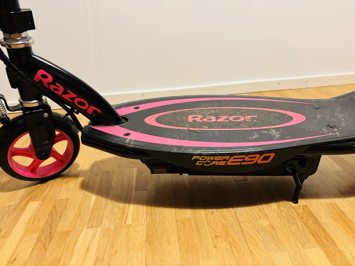 Fahrzeuge für Kinder: E-Scooter Power Core E90 Pink – Gebraucht aus Zürich von dennisbooker2001 2
