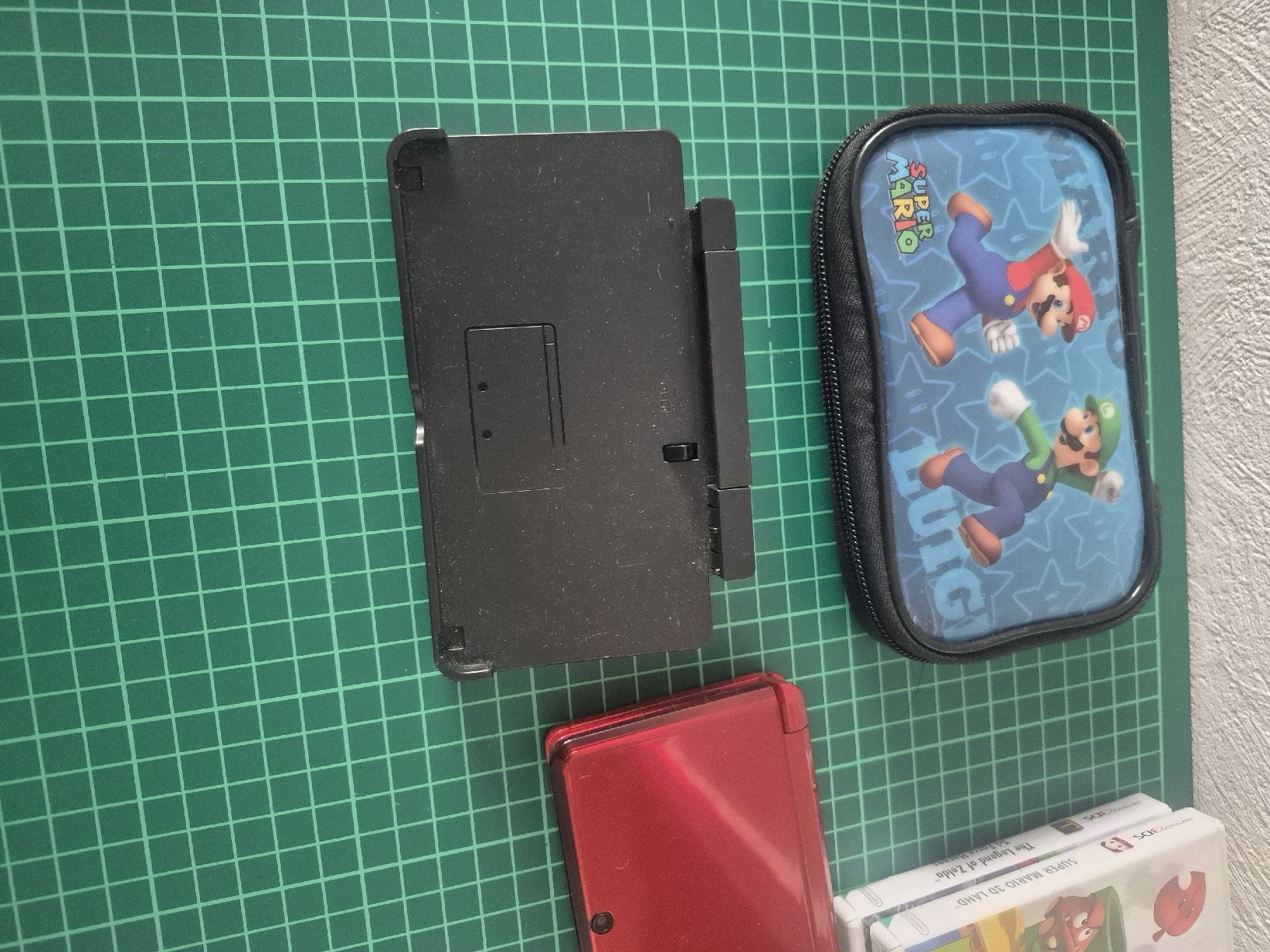 Nintendo Console: Red Nintendo 3DS red Bundle - Zelda, Mario & Accessory! – Usato da Meyrin venduto da Retro-GZ 5