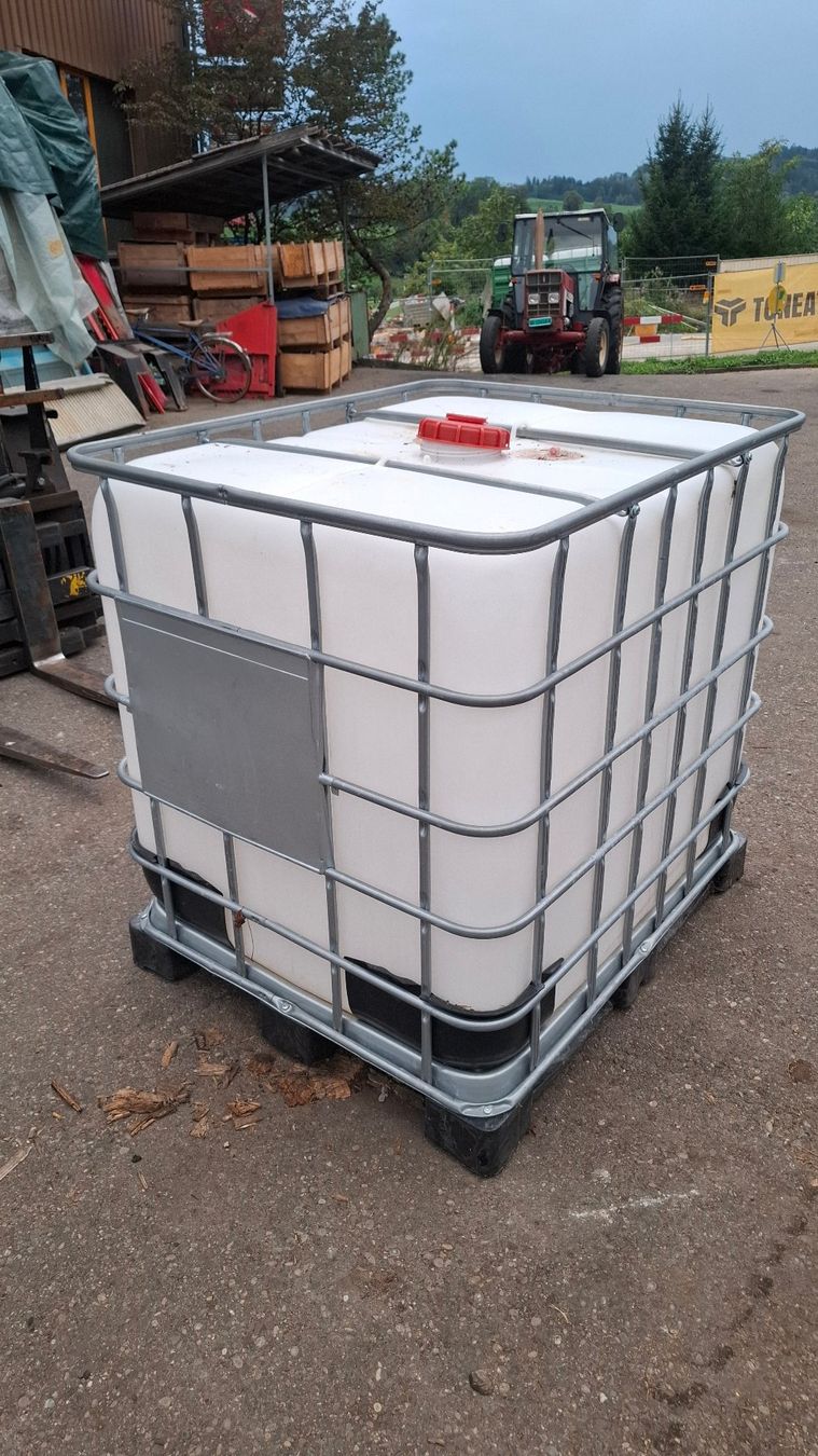 Abbeveratoi e trogoli: Wassertank 1000l – Usato da Lütisburg venduto da erle1 2