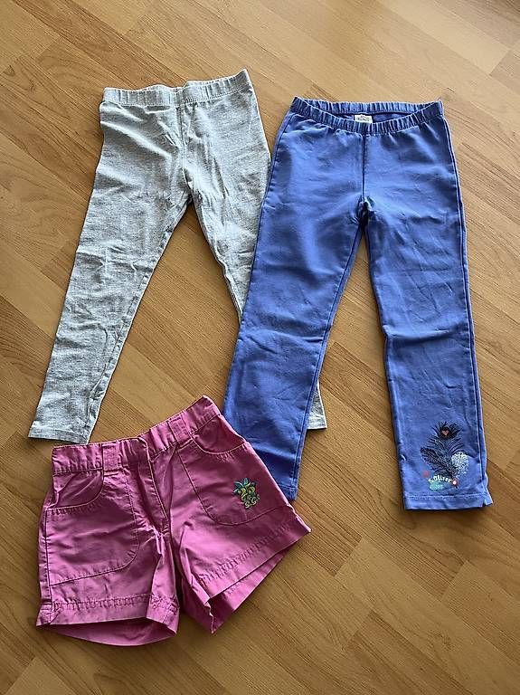 Lotti & Set di vestiti: Frühling Sommer Mädchen 110/116 ca 20-teilig – Usato da Erlinsbach SO venduto da SmilingTiki 1